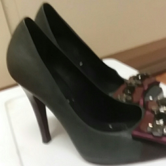 Olive leather heels like New - Picture 2 of 4